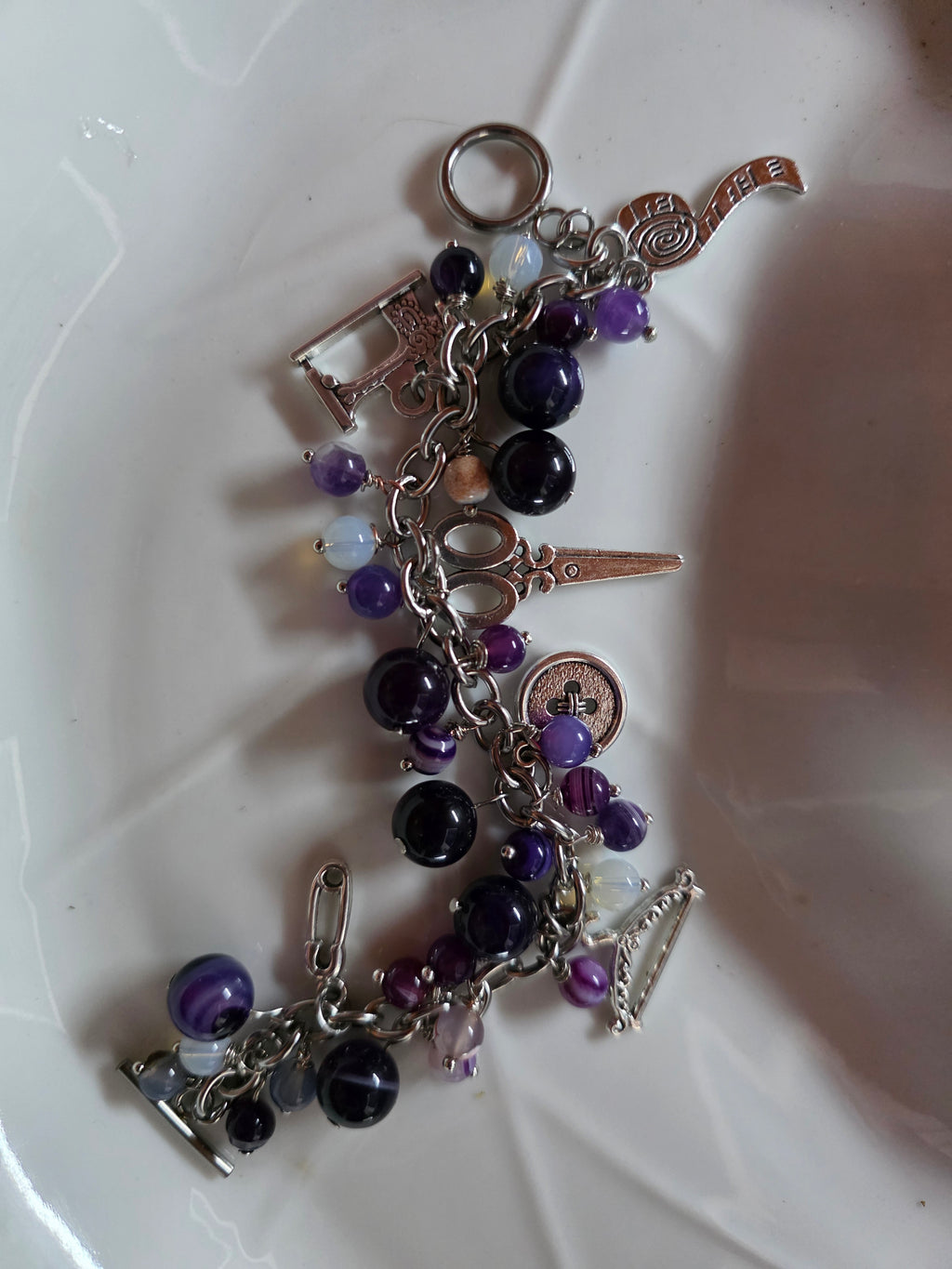 Charm bracelet seamstress